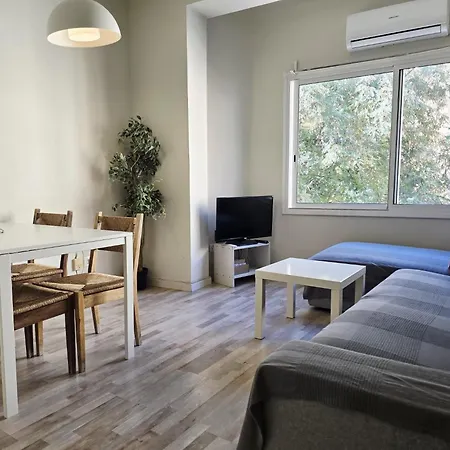Little 3 Bedrooms Center * Barcelona