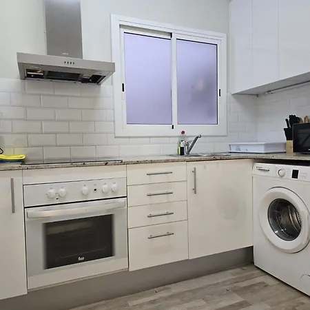 Little 3 Bedrooms Center *