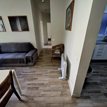 Little 3 Bedrooms Center *